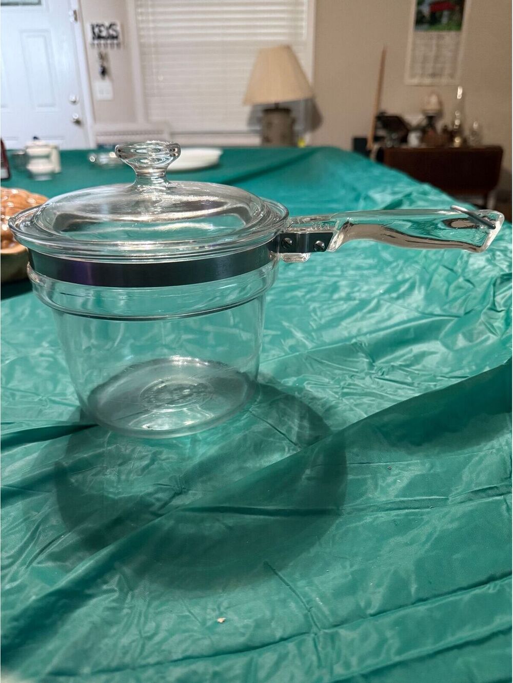 Pyrex Glass Flame Ware 1 1/2 Quart Saucepan 6283 with Lid